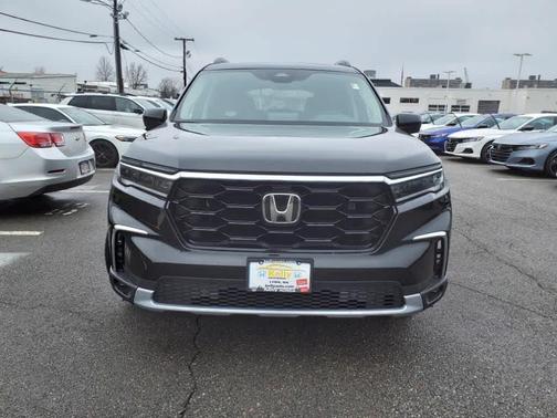 2025 Honda Pilot Touring 8-Passenger