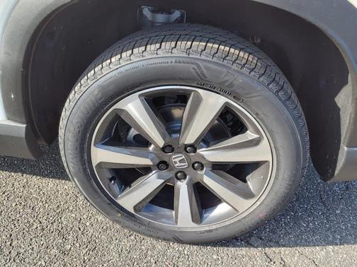 2025 Honda Pilot Touring 8-Passenger