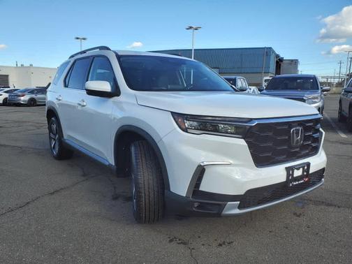2025 Honda Pilot Touring 8-Passenger