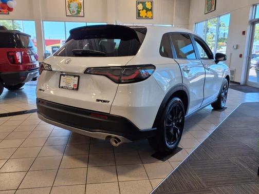Platinum White Pearl 2027 Honda HR-V Sport
