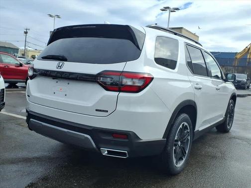 2026 Honda Pilot Touring 8-Passenger
