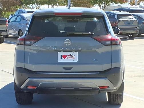 2022 Nissan Rogue SL