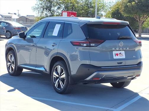 2022 Nissan Rogue SL