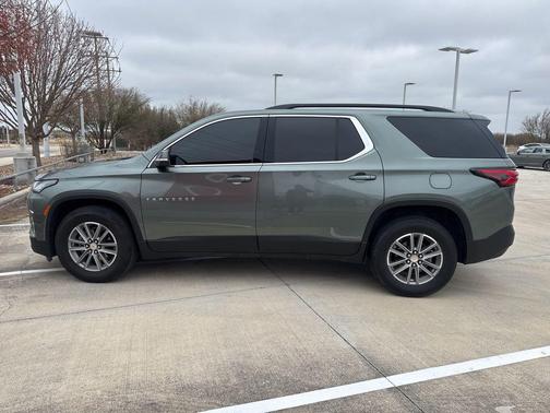 2022 Chevrolet Traverse LT Cloth