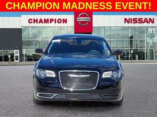 Gloss Black 2019 Chrysler 300 Touring