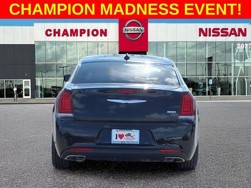 Gloss Black 2019 Chrysler 300 Touring