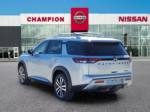 2025 Nissan Pathfinder Platinum FWD