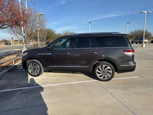 2023 Lincoln Navigator Reserve
