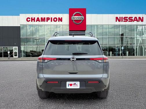 2026 Nissan Pathfinder SV