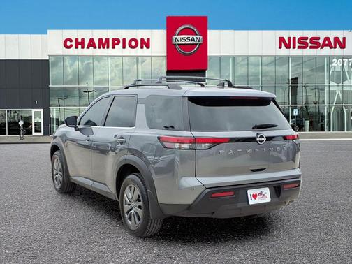 2026 Nissan Pathfinder SV