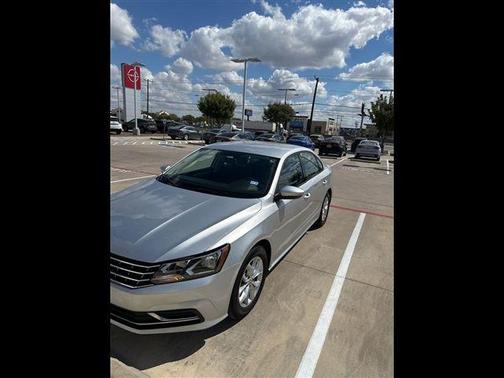 2018 Volkswagen Passat 2.0T S