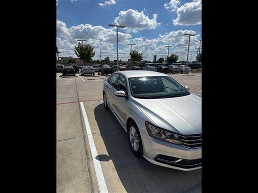 2018 Volkswagen Passat 2.0T S