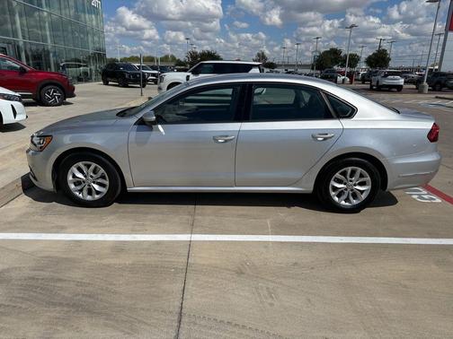 2018 Volkswagen Passat 2.0T S