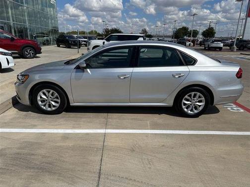 2018 Volkswagen Passat 2.0T S