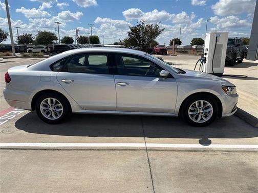 2018 Volkswagen Passat 2.0T S