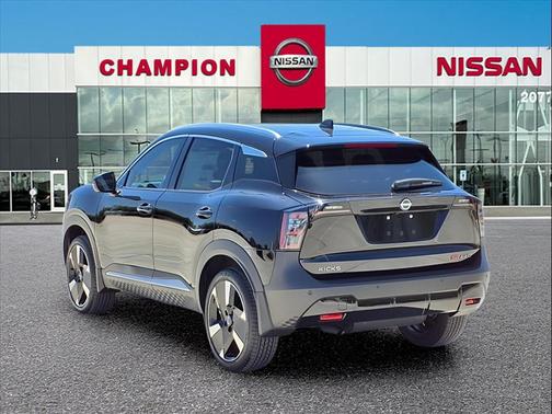 2025 Nissan Kicks SR