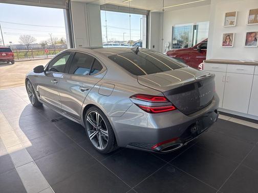 2024 Genesis G70 2.5T RWD