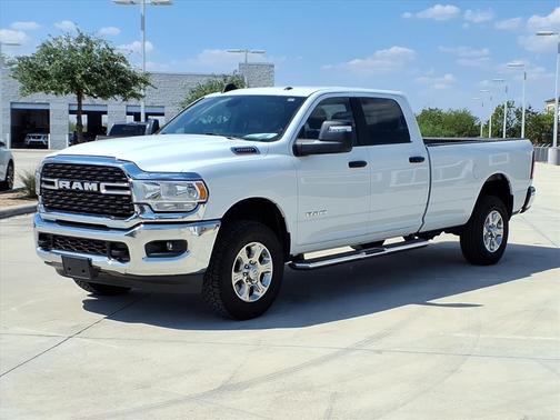 2023 RAM 2500 Big Horn Crew Cab 4x4 8' Box