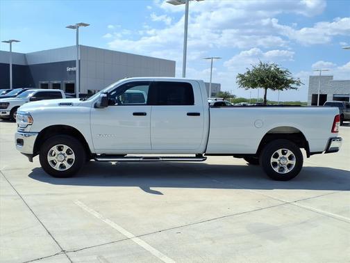 2023 RAM 2500 Big Horn Crew Cab 4x4 8' Box