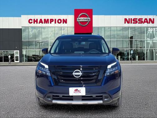 2025 Nissan Pathfinder Platinum FWD