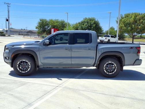 2025 Nissan Frontier PRO-X