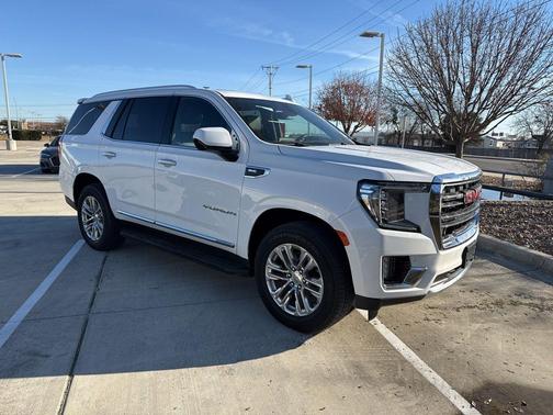 2023 GMC Yukon SLT