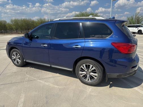 2020 Nissan Pathfinder S 2WD
