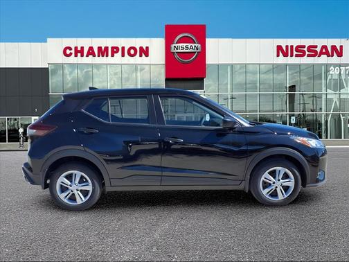 2025 Nissan Kicks S