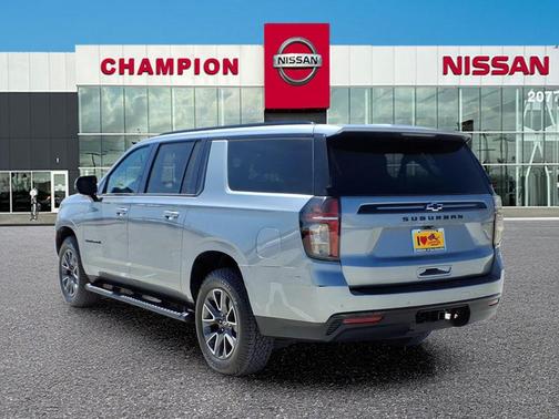 2023 Chevrolet Suburban 4WD Z71