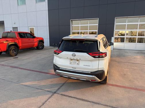 2023 Nissan Rogue Platinum