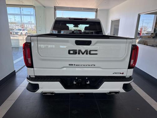 2025 GMC Sierra 1500 AT4