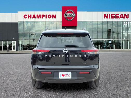 2026 Nissan Pathfinder SV