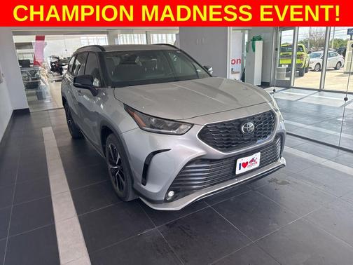 Celestial Silver Metallic 2022 Toyota Highlander XSE