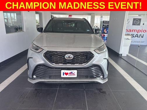 Celestial Silver Metallic 2022 Toyota Highlander XSE