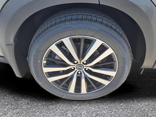 2025 Nissan Pathfinder Platinum FWD