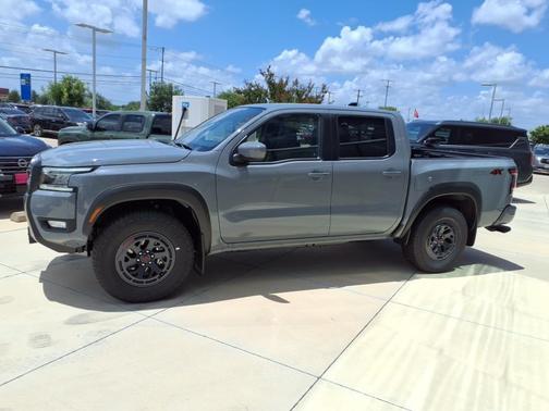 2025 Nissan Frontier PRO-4X