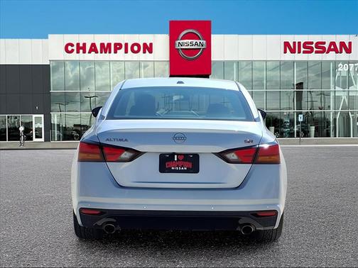 2023 Nissan Altima SR FWD