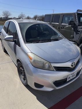 2012 Toyota Yaris LE