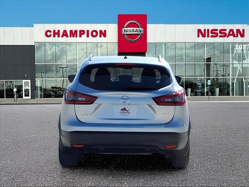 2022 Nissan Rogue Sport SV