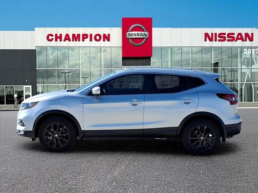 2022 Nissan Rogue Sport SV
