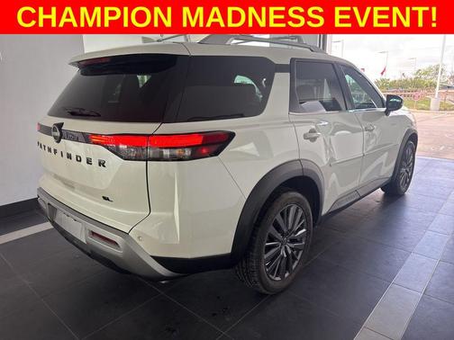 Pearl White Tricoat 2023 Nissan Pathfinder SL FWD