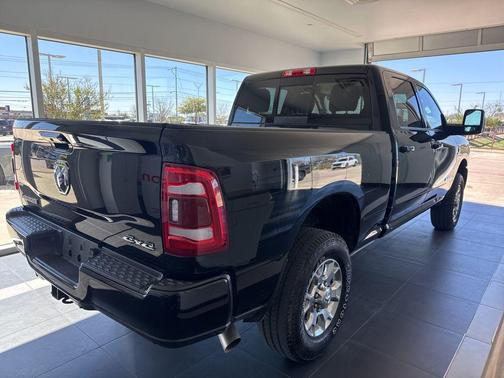 2024 RAM 2500 Laramie Crew Cab 4x4 6'4' Box