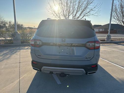2025 Honda Pilot Elite