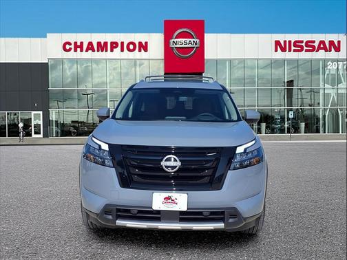 2025 Nissan Pathfinder Platinum FWD