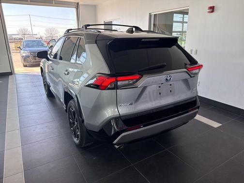 2024 Toyota RAV4 Hybrid SE