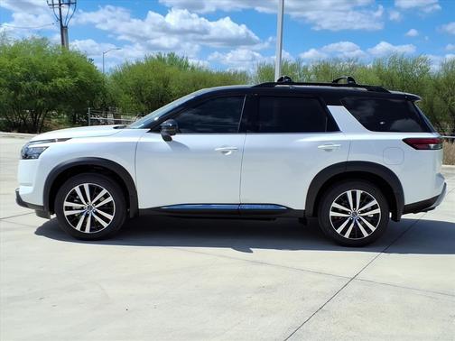 2025 Nissan Pathfinder Platinum FWD