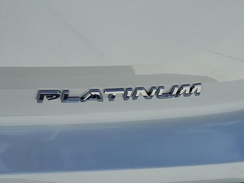 2025 Nissan Pathfinder Platinum FWD