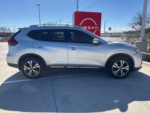 2017 Nissan Rogue SL