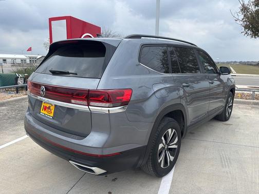 2024 Volkswagen Atlas 2.0T SE