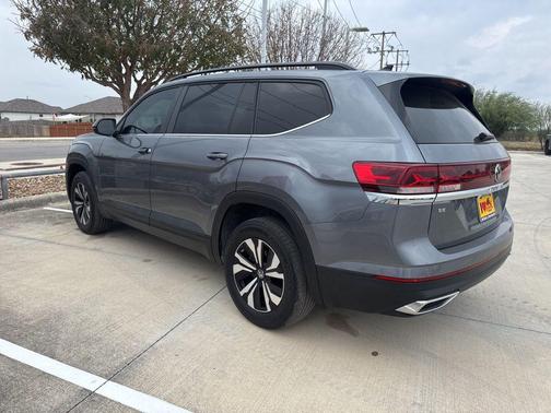 2024 Volkswagen Atlas 2.0T SE